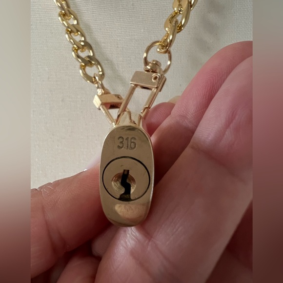 #316 LV Lock & Key with Unbranded Chain - Picture 5 of 6